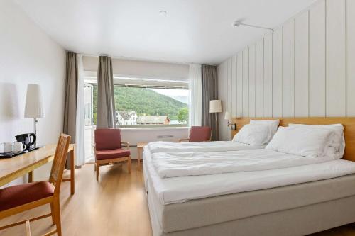 Kinsarvik Fjordhotel, BW Signature Collection in Кінсарвік Kinsarvik Fjordhotel, BW Signature Collection in Кінсарвік