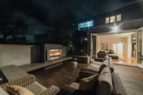 Bel Air Mansion - Sleeps 15 Villa in Fendalton Bel Air Mansion - Sleeps 15 Villa in Fendalton