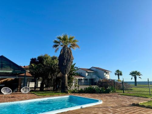 Kolam renang, African Reef Resort in Geraldton Kolam renang, African Reef Resort in Geraldton