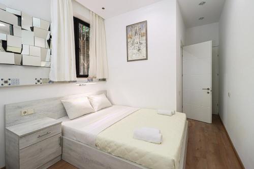 Cozy Studio with balcony near Rustaveli By Wehost