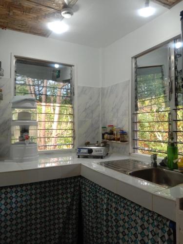 Seabreeze Guesthouse in Calape Seabreeze Guesthouse in Calape