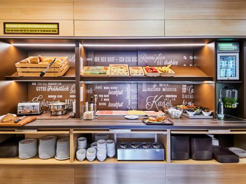 B&B Hotel Frankfurt City-Ost - image 3