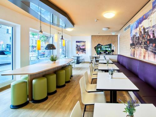 B&B Hotel Frankfurt City-Ost - image 9