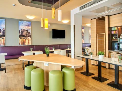 B&B Hotel Frankfurt City-Ost - image 12