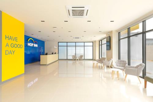 Lobby, Hop Inn Hotel Davao in Davao City Lobby, Hop Inn Hotel Davao in Davao City