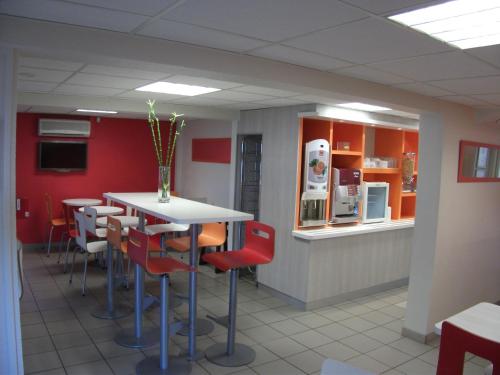 Restaurant, Premiere Classe Bayonne in Bayonne Restaurant, Premiere Classe Bayonne in Bayonne
