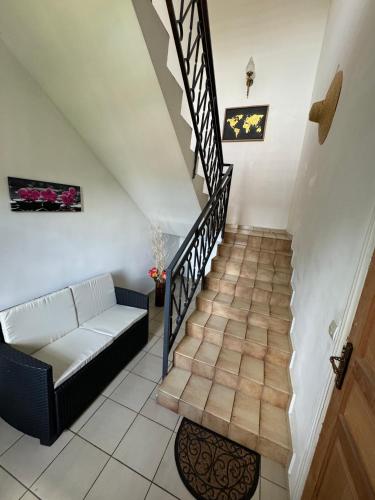 Vestibule, La Canopée Enchantée, chambres d'hôtes, piscine, proche aéroport, Gare maritime (La Canopee Enchantee, chambres d'hotes, piscine, proche aeroport, Gare maritime) in Les Abymes Vestibule, La Canopée Enchantée, chambres d'hôtes, piscine, proche aéroport, Gare maritime (La Canopee Enchantee, chambres d'hotes, piscine, proche aeroport, Gare maritime) in Les Abymes