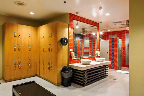 Fitnesscenter, Waterfront Cebu City Hotel and Casino in Cebu Fitnesscenter, Waterfront Cebu City Hotel and Casino in Cebu