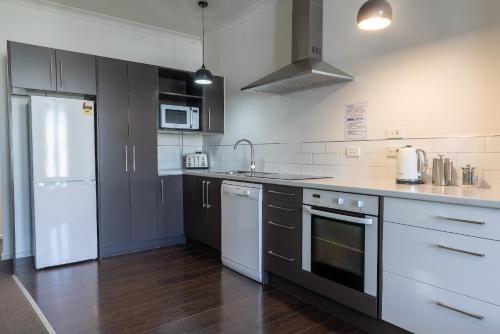 315 Euro Motel & Serviced Apartments near The Octagon 315 Euro Motel & Serviced Apartments near The Octagon