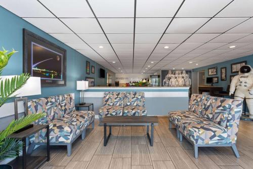 Előcsarnok, La Quinta Inn by Wyndham Cocoa Beach-Port Canaveral in Cocoa Beach (Florida) Előcsarnok, La Quinta Inn by Wyndham Cocoa Beach-Port Canaveral in Cocoa Beach (Florida)