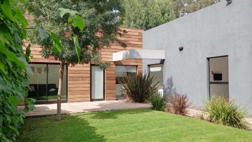 Casa Fresno Cabañas Atahualpa 2 (Casa Fresno Cabanas Atahualpa 2) in Bosque Peralta Ramos Casa Fresno Cabañas Atahualpa 2 (Casa Fresno Cabanas Atahualpa 2) in Bosque Peralta Ramos