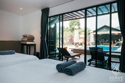 Ipoh Cozy 27 Pool Villa 6B5B (30 pax) by Verve near Foods Street Cafe Ipoh Cozy 27 Pool Villa 6B5B (30 pax) by Verve near Foods Street Cafe