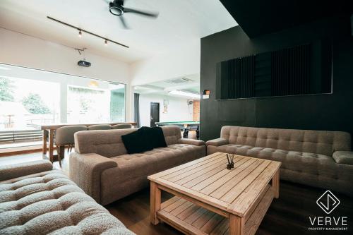 Ipoh Cozy 27 Pool Villa 6B5B (30 pax) by Verve near Foods Street Cafe Ipoh Cozy 27 Pool Villa 6B5B (30 pax) by Verve near Foods Street Cafe