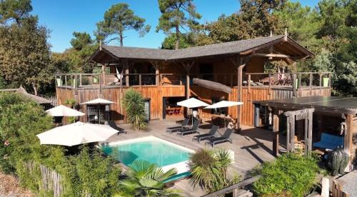 Exterior view, O Lac in Le Moutchic Exterior view, O Lac in Le Moutchic