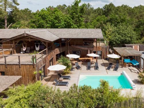 Exterior view, O Lac in Le Moutchic Exterior view, O Lac in Le Moutchic