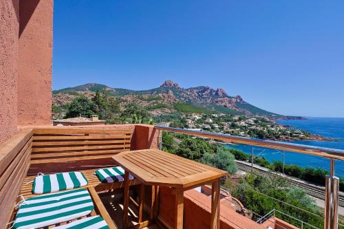 Balcony/terrace, Apartment Lucioles - Strandnah mit Balkon und Meerblick by Riviera HomeLife in Antheor Balcony/terrace, Apartment Lucioles - Strandnah mit Balkon und Meerblick by Riviera HomeLife in Antheor