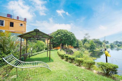花園, Resort Neel Nirjan in 桑蒂尼蓋登 花園, Resort Neel Nirjan in 桑蒂尼蓋登