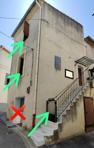 Maisonnette ancien presbytère (Maisonnette ancien presbytere) in Fabregues Maisonnette ancien presbytère (Maisonnette ancien presbytere) in Fabregues