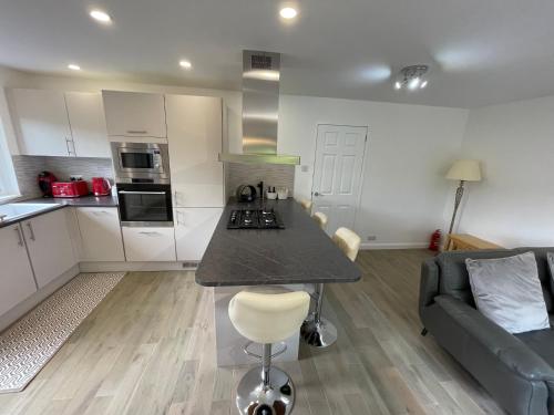 Matara House Holiday Home in เวสต์ฮิล Matara House Holiday Home in เวสต์ฮิล