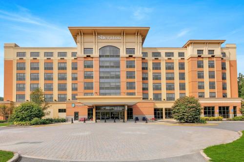 Eksterijer hotela, Sheraton Tarrytown Hotel in Tarrytown (NY) Eksterijer hotela, Sheraton Tarrytown Hotel in Tarrytown (NY)