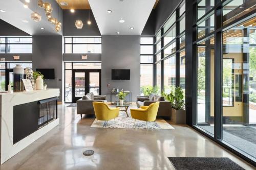 Sleek Studio Unit near Broad Ripple by CozySuites near Hinkle Fieldhouse Sleek Studio Unit near Broad Ripple by CozySuites near Hinkle Fieldhouse