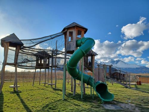 kinderspeeltuin, Apartmán Mirka - Tatra Mountain Resort G104 (Apartman Mirka - Tatra Mountain Resort G104) in Veľká Lomnica kinderspeeltuin, Apartmán Mirka - Tatra Mountain Resort G104 (Apartman Mirka - Tatra Mountain Resort G104) in Veľká Lomnica