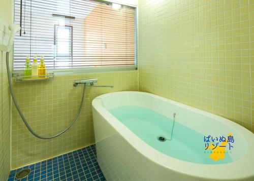 Bathroom, Painushima Resort in Miyara Bathroom, Painushima Resort in Miyara