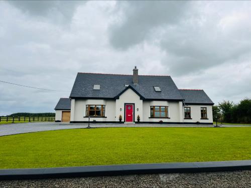 Exterior view, Lisalway Country Lodge in Castlerea Exterior view, Lisalway Country Lodge in Castlerea