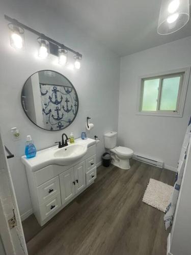 Badkamer, Tiffinys Tidal Retreat in Hopewell Cape (NB) Badkamer, Tiffinys Tidal Retreat in Hopewell Cape (NB)