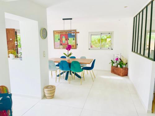 Villa les cèdres piscine nature (Villa les cedres piscine nature) in Fabregues Villa les cèdres piscine nature (Villa les cedres piscine nature) in Fabregues