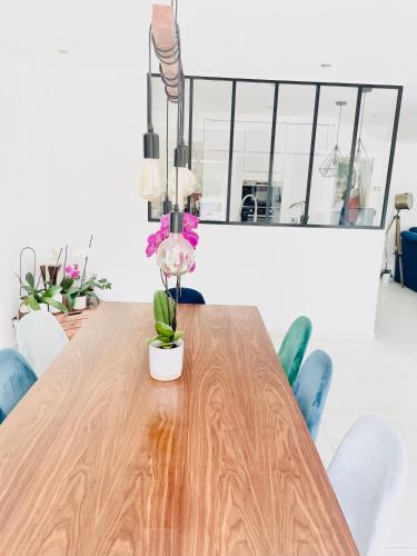 Villa les cèdres piscine nature (Villa les cedres piscine nature) in Fabregues Villa les cèdres piscine nature (Villa les cedres piscine nature) in Fabregues