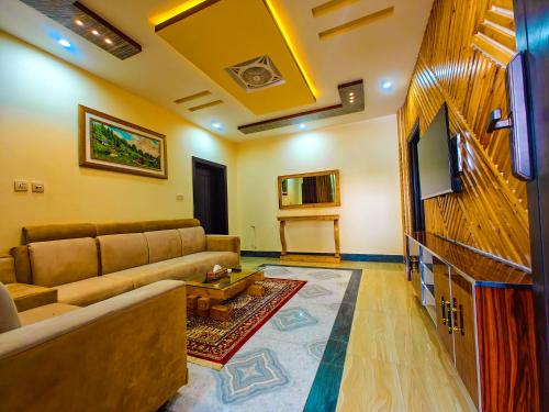 Shared lounge/TV area, Khabir's Hotel Kalam in Mingora Shared lounge/TV area, Khabir's Hotel Kalam in Mingora