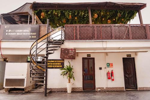 בר/טרקלין, 247 Luxury Hotel in לקי בר/טרקלין, 247 Luxury Hotel in לקי