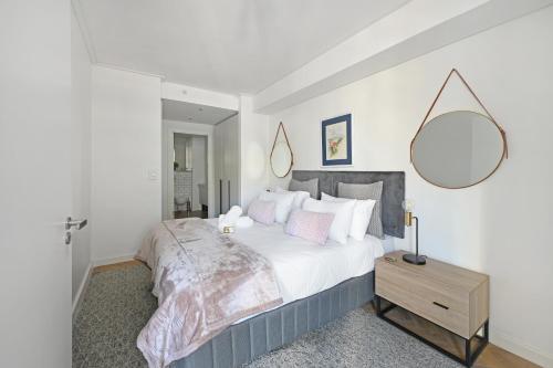 Upper City Central Balcony and Parking