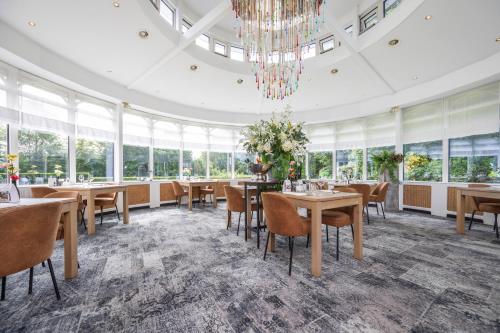 Restaurant, Fletcher Hotel Restaurant De Witte Raaf in Noordwijk Restaurant, Fletcher Hotel Restaurant De Witte Raaf in Noordwijk