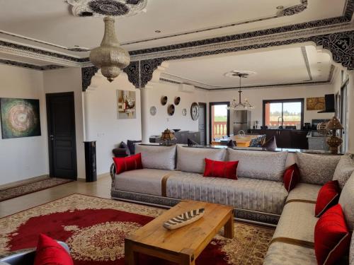 숙소 외관, Villa des Oliviers MEKNES in 엘 바사틴 숙소 외관, Villa des Oliviers MEKNES in 엘 바사틴