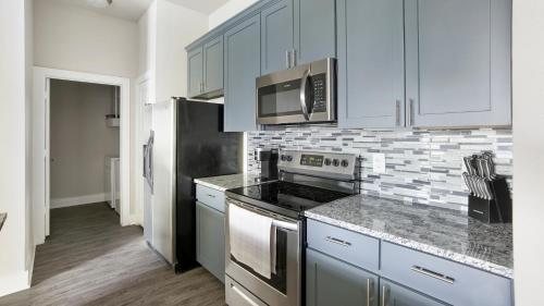 Kitchen, Space Center Voyager Condos by Barsala in Nassau Bay Kitchen, Space Center Voyager Condos by Barsala in Nassau Bay
