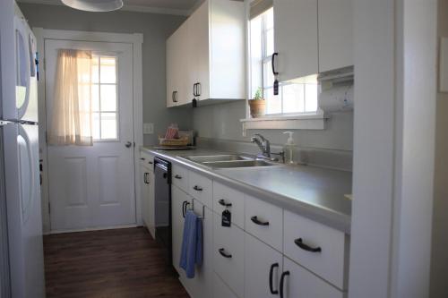 在meiguo.com看到的The Guest House on College Street的介绍图片