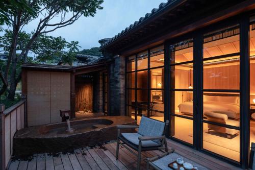 Balcony/terrace, Xitan Hotel Beijing 北京悉昙酒店 in Mentougou District Balcony/terrace, Xitan Hotel Beijing 北京悉昙酒店 in Mentougou District