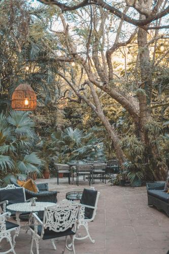 Restaurant, Beside Still Waters Boutique Hotel in Umhlanga Restaurant, Beside Still Waters Boutique Hotel in Umhlanga