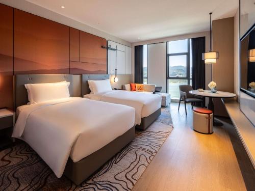 Grand Mercure Yichang Waitan in Yichang Grand Mercure Yichang Waitan in Yichang