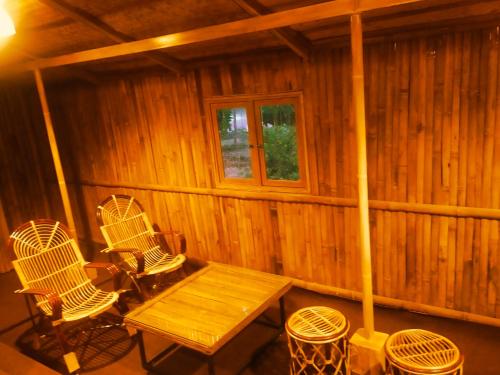 شقة متر مربع من 2 غرفة و2 حمام خاص في ثاتليكاد (Erumaadam Bamboo Suite @ Merlys Fruit Garden) in Thattakad شقة متر مربع من 2 غرفة و2 حمام خاص في ثاتليكاد (Erumaadam Bamboo Suite @ Merlys Fruit Garden) in Thattakad