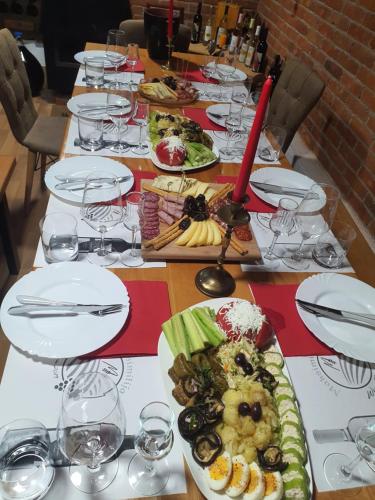 Maksimilijan Winery Apartments & wine tasting in Negotino Maksimilijan Winery Apartments & wine tasting in Negotino