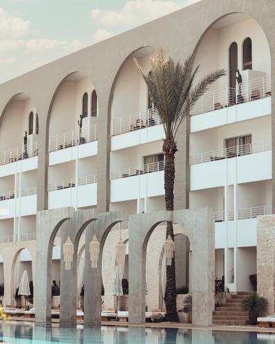 Зовнішній вигляд готелю, OCEAN BLUE HOTEL & RESORT -Jbeil in Джубайль Зовнішній вигляд готелю, OCEAN BLUE HOTEL & RESORT -Jbeil in Джубайль