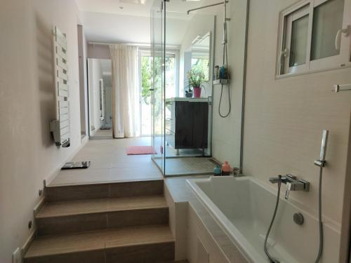 Bathroom, Maison en pierre, 3 chambres a 15 mn du centre de Menton et des plages in Sainte-Agnes Bathroom, Maison en pierre, 3 chambres a 15 mn du centre de Menton et des plages in Sainte-Agnes