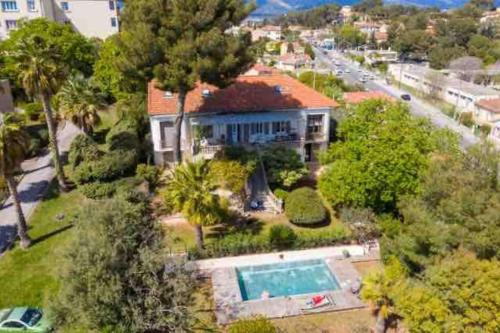 Villa Yves et piscine privée (Villa Yves et piscine privee) in La Seyne-sur-Mer Villa Yves et piscine privée (Villa Yves et piscine privee) in La Seyne-sur-Mer