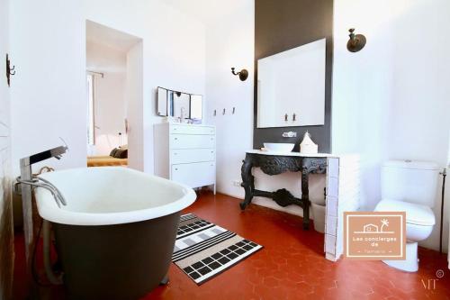 Villa Yves et piscine privée (Villa Yves et piscine privee) in La Seyne-sur-Mer Villa Yves et piscine privée (Villa Yves et piscine privee) in La Seyne-sur-Mer