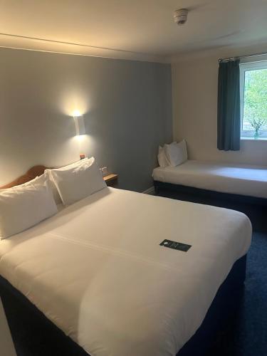 go2 Glasgow Cumbernauld Hotel - Free Parking and Pet Friendly in Камбернолд go2 Glasgow Cumbernauld Hotel - Free Parking and Pet Friendly in Камбернолд