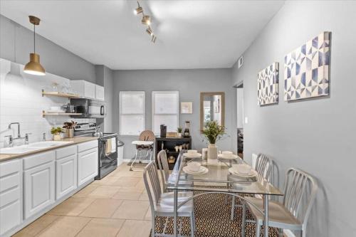 Convenient - Pet and Baby - Near Convention and Hospital near พิพิธภัณฑ์เด็กอินเดียน่าโพลิส Convenient - Pet and Baby - Near Convention and Hospital near พิพิธภัณฑ์เด็กอินเดียน่าโพลิส