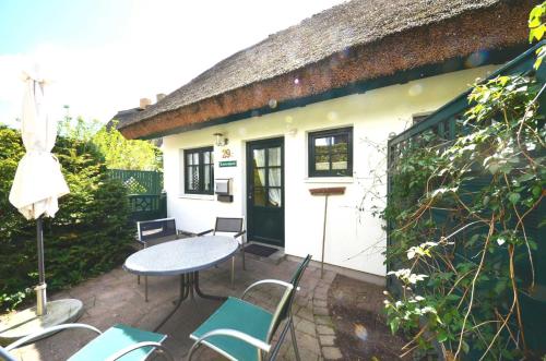 Reethäuser 29 Fam Kröning (Reethauser 29 Fam Kroning) in Gager / Rugen Reethäuser 29 Fam Kröning (Reethauser 29 Fam Kroning) in Gager / Rugen